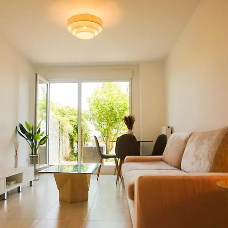 Apartment Bajo Con Jardines Cerca De La Playa