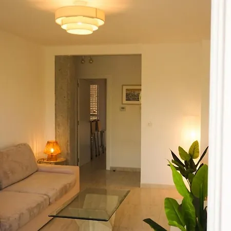 Apartment Bajo Con Jardines Cerca De La Playa